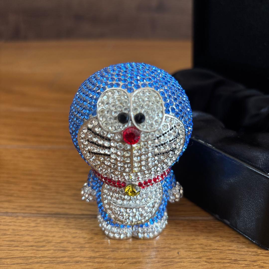 ドラえもん　スワロフスキー製クリスタルフィギュア