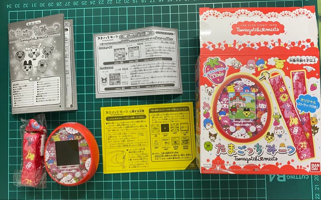 たまごっちみーつ サンリオキャラクターズ　レッド