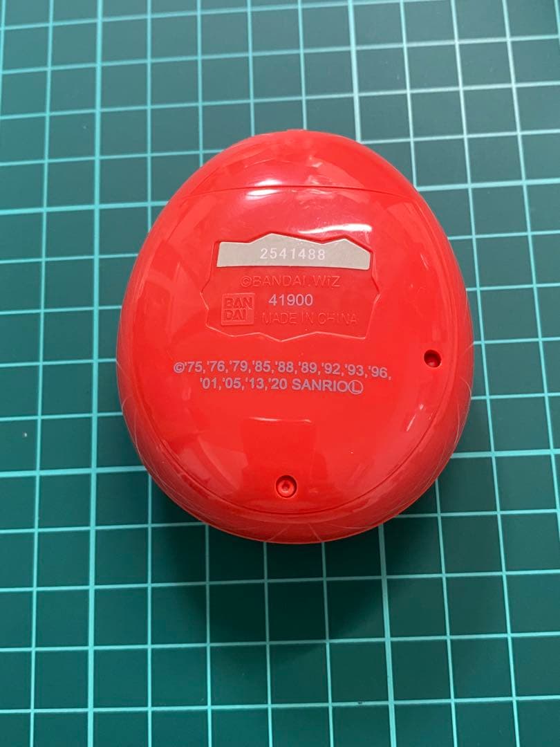 たまごっちみーつ サンリオキャラクターズ　レッド