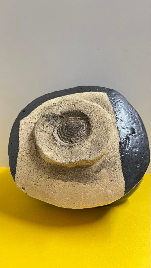 瀬戸黒沓織部茶碗桐箱入 作者不詳　値下げしました。