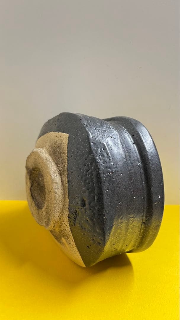 瀬戸黒沓織部茶碗桐箱入 作者不詳　値下げしました。