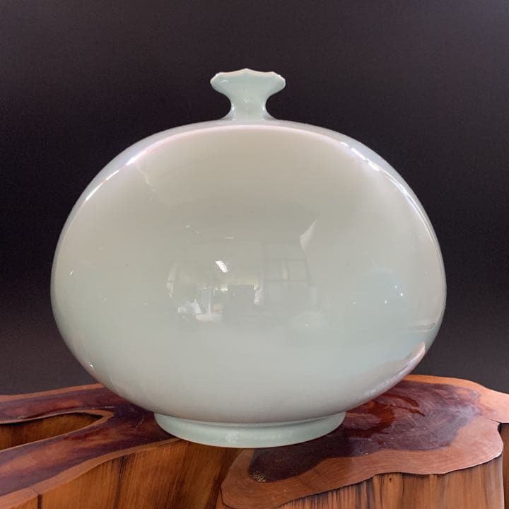 青白磁　轆轤成型