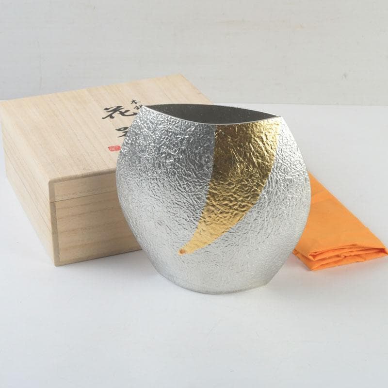 茶道具　ゆり工房　中村百合恵作　本錫製　花器　花入　共箱　V　9246