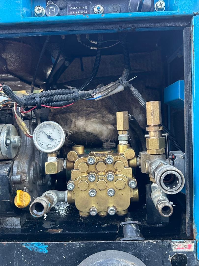 1. 鶴見製作所 エンジン式高圧洗浄機 HPJ-5ESM