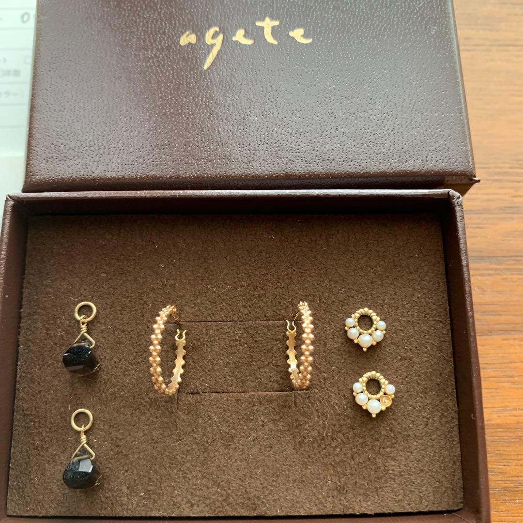 agete アガットピアスセット ゴールドトーン　チャーム2つ付き