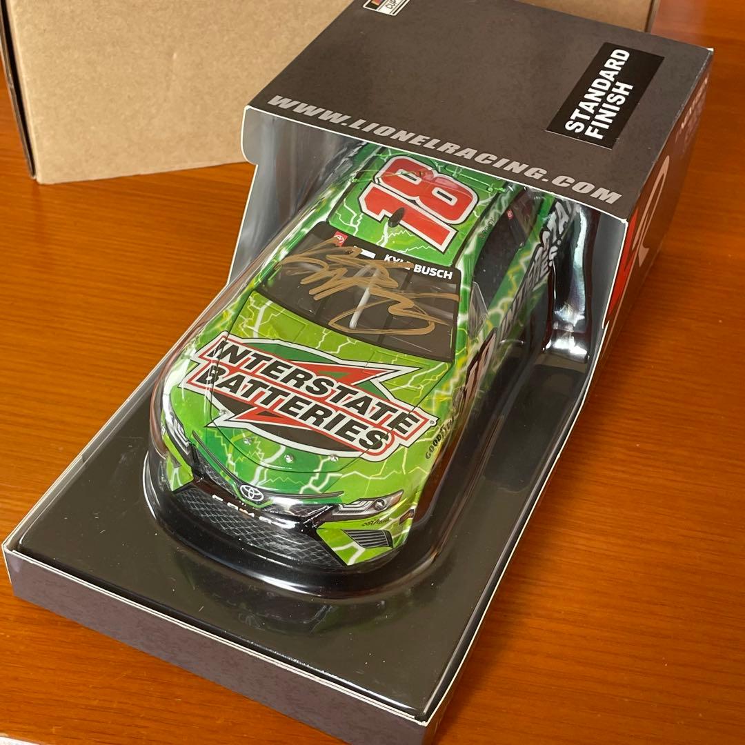 ナスカー 1/24 カイル ブッシュ インターステートバッテリー サイン2022