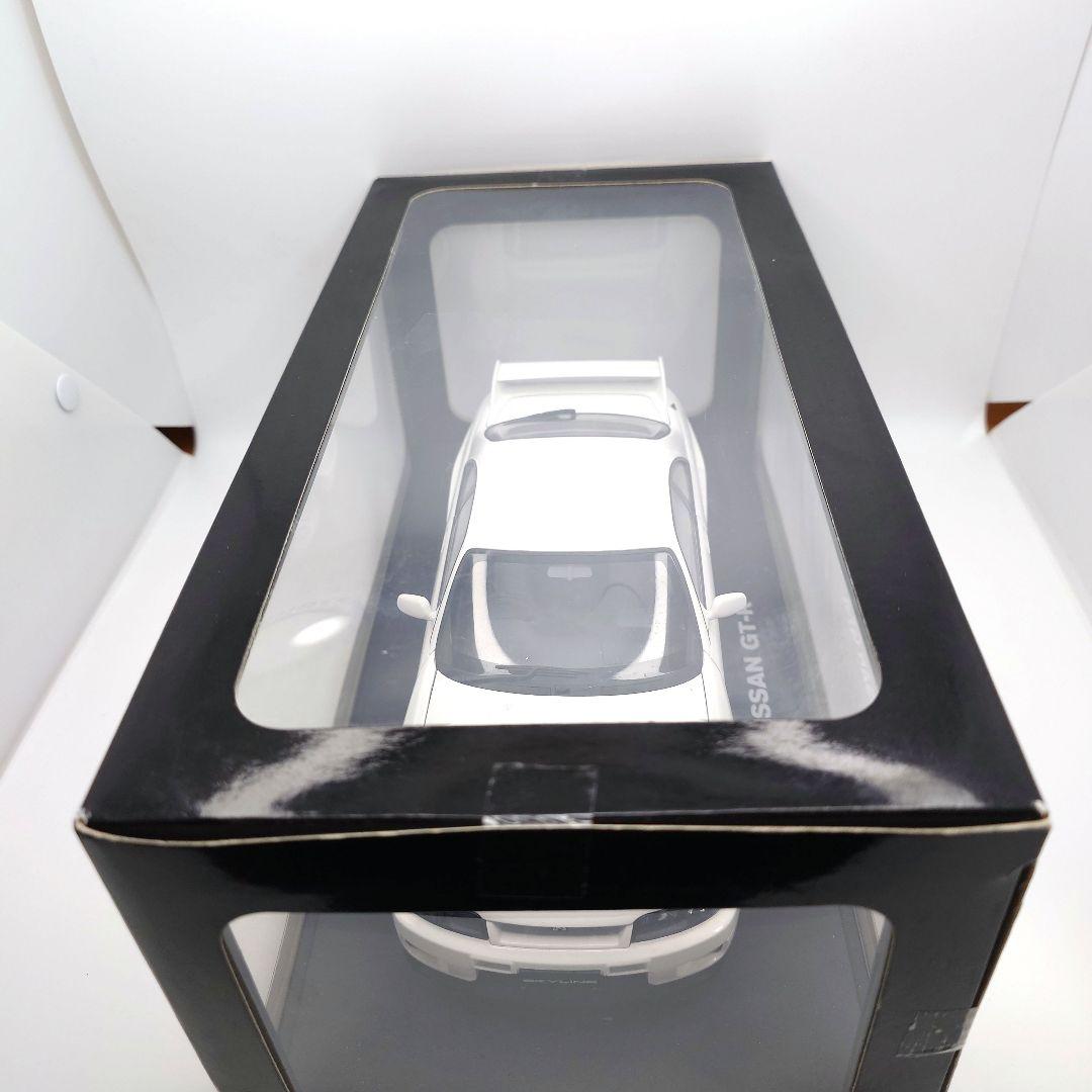 1/18 オートアート 日産 スカイライン GT-R R33 ホワイト
