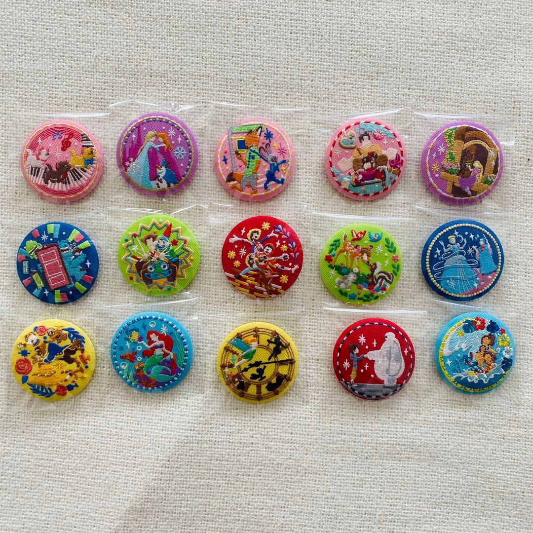 ディズニー　キャラクターズ　刺繍缶バッジ　ビスケット2 コンプリートセット