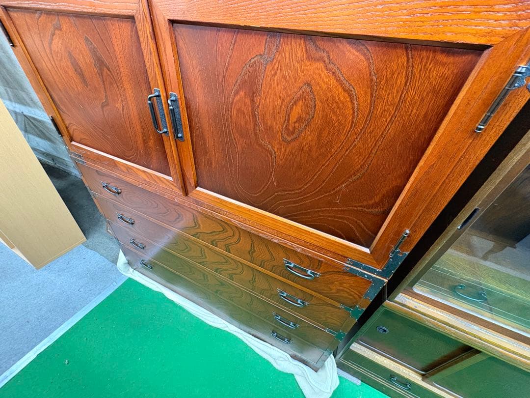 高級　和タンス　欅（ケヤキ）　漆塗り　桐箪笥　三段重ね　伝統工芸