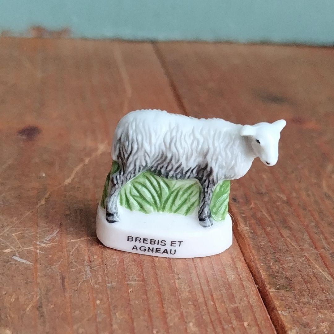 ビンテージフェーブ　農園　羊　フランス製ミニチュア雑貨ガレット陶器置物　シープ