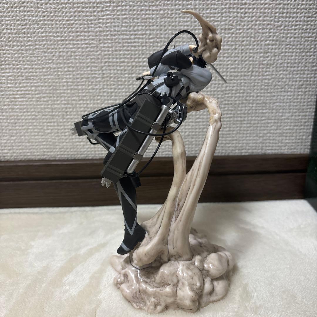 1番くじ　B賞　進撃の巨人 リヴァイ フィギュア