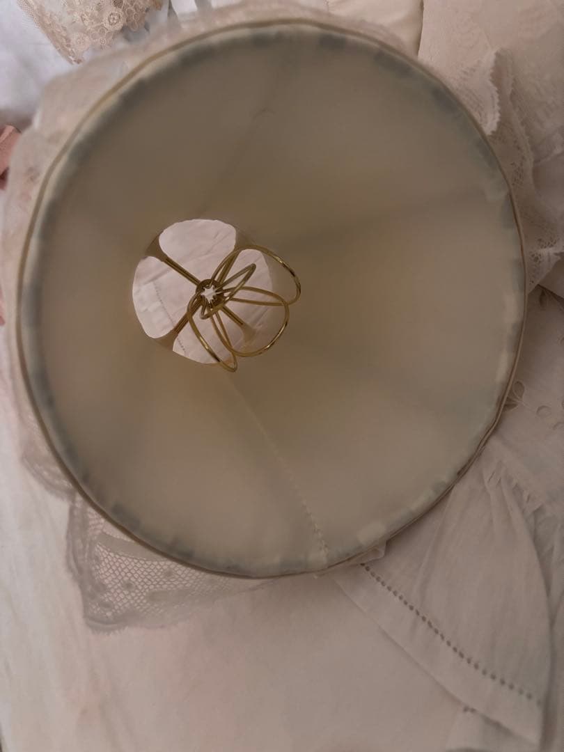 ランプシェード　フリルカバー　フランスアンティーク　リメイク