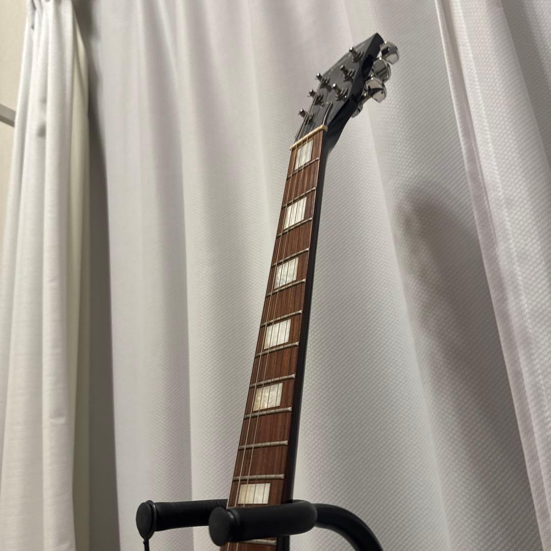 レッドエレキギター ハムバッカー搭載 22フレット