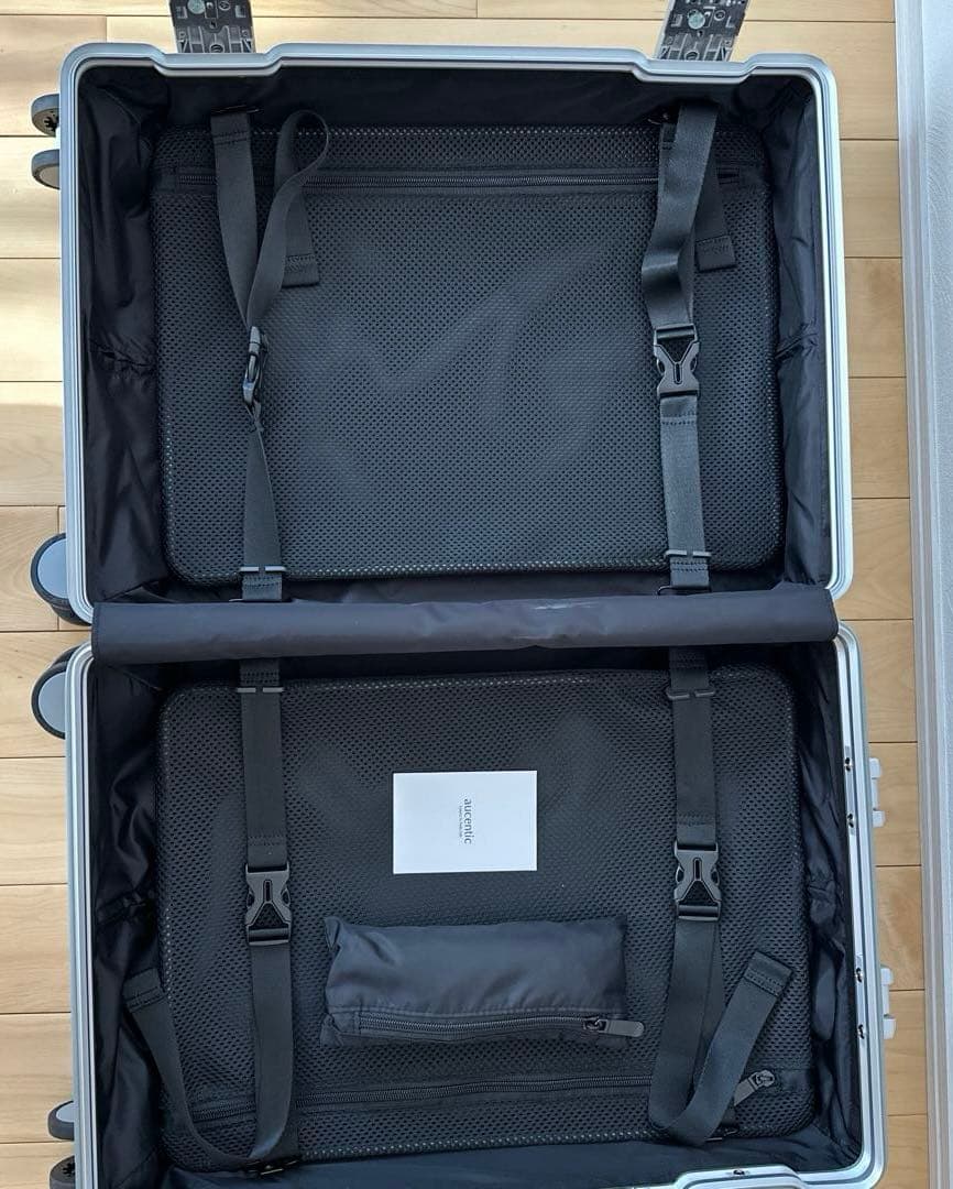 aucentic シルバー アルミニウム キャリーケース