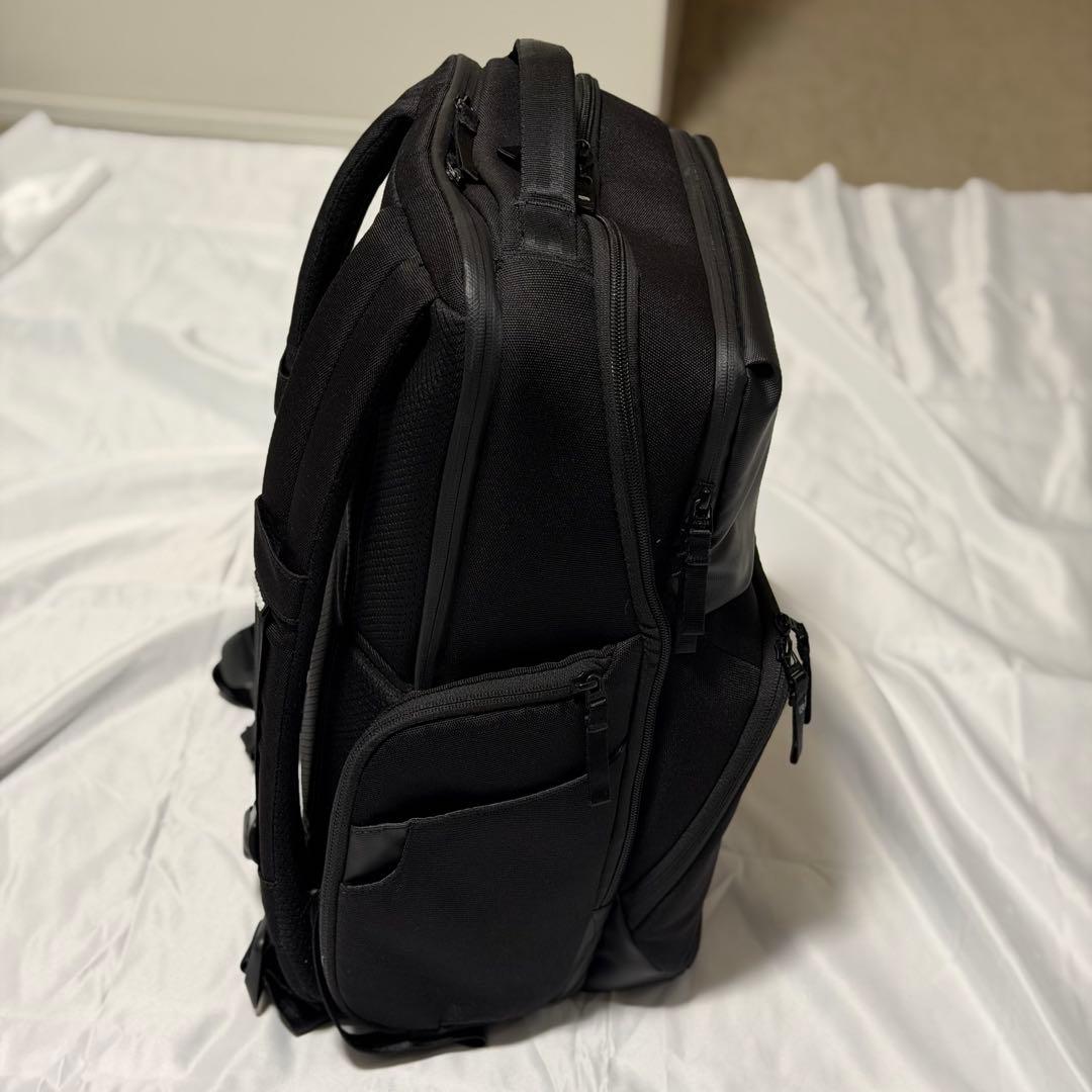 バッグ Incase A.R.C. Commuter Pack