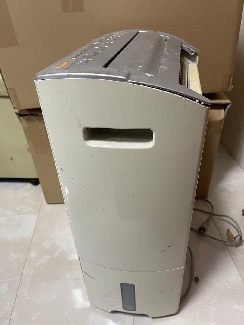 Panasonic ナノイー ハイブリッド除湿機