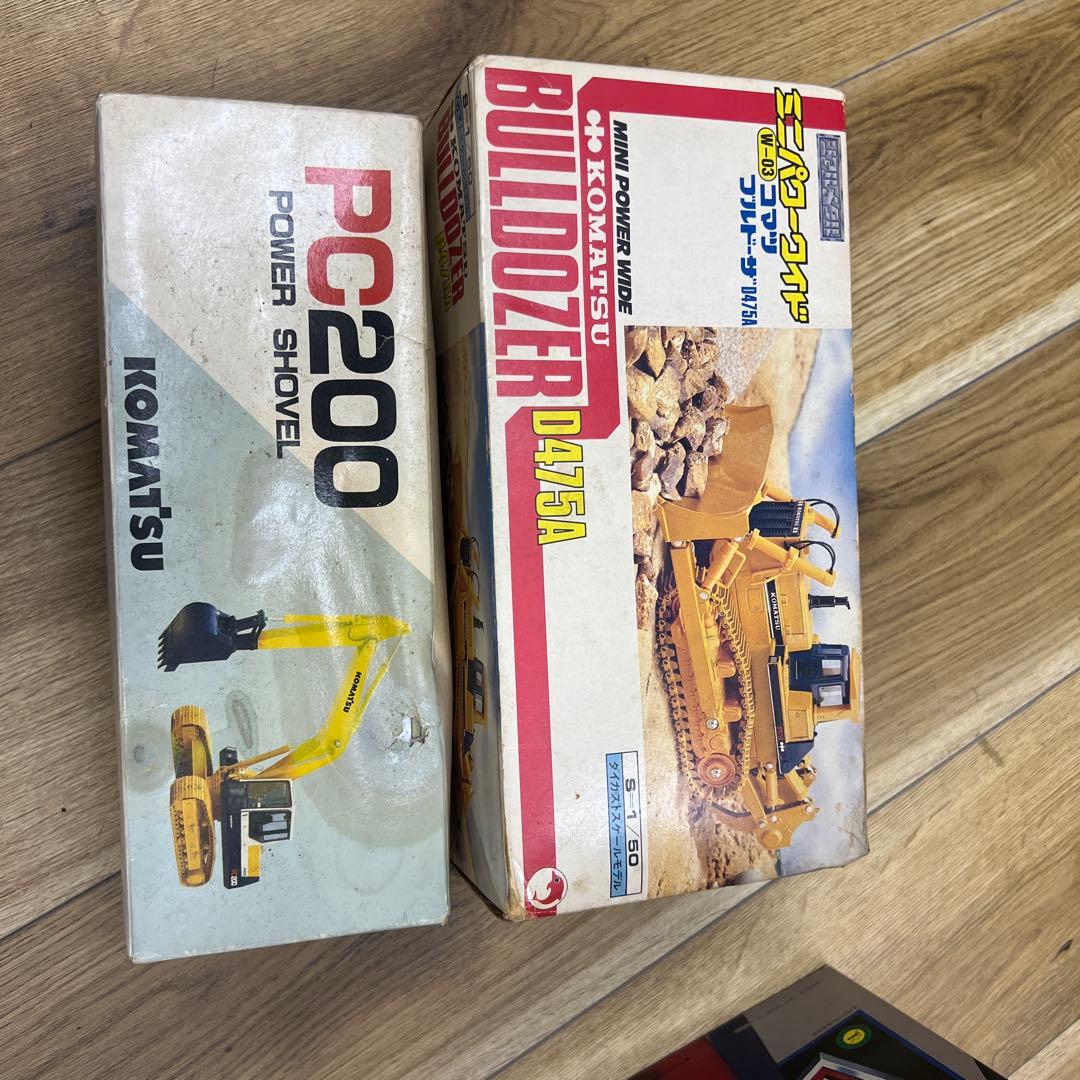 1/50スケール コマツブルドーザーとパワーシャベル