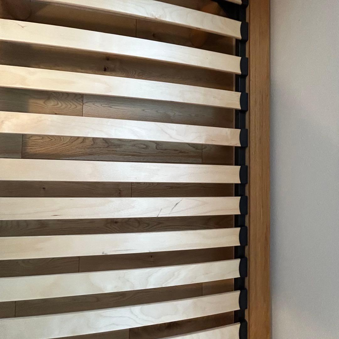 無印良品　木製ベッドフレーム シングル　オーク　脚付　ヘッドボード付　(右)