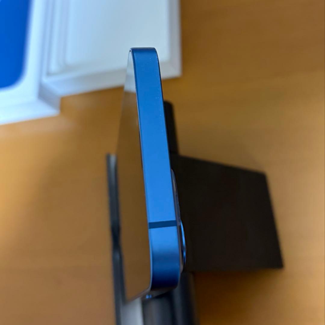 Apple iPhone 13 ブルー 本体　256GB 美品　箱、ケーブル付き