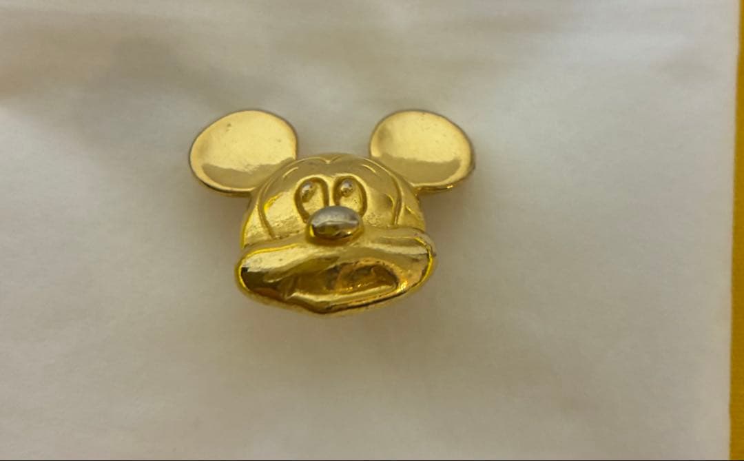 バロー社刻印 ミッキーマウス 金色 ピンバッジ