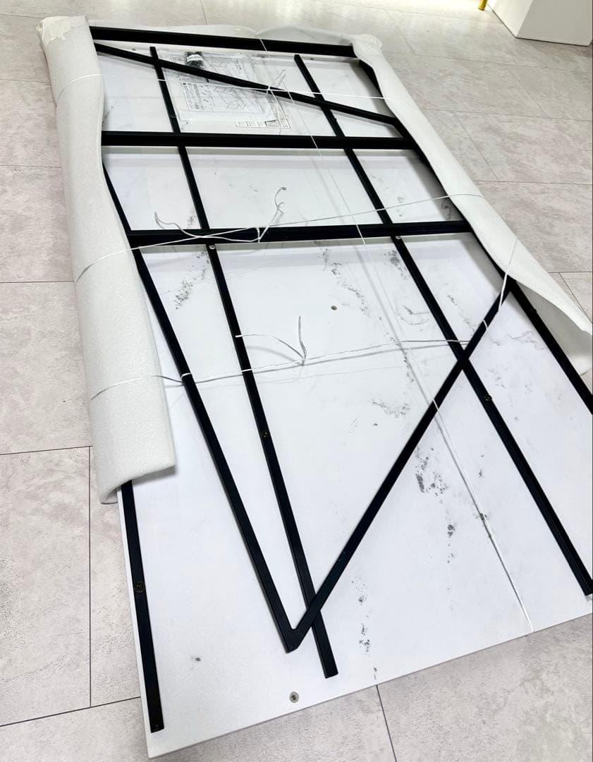 LOWYA 大理石柄ダイニングテーブル　140センチ