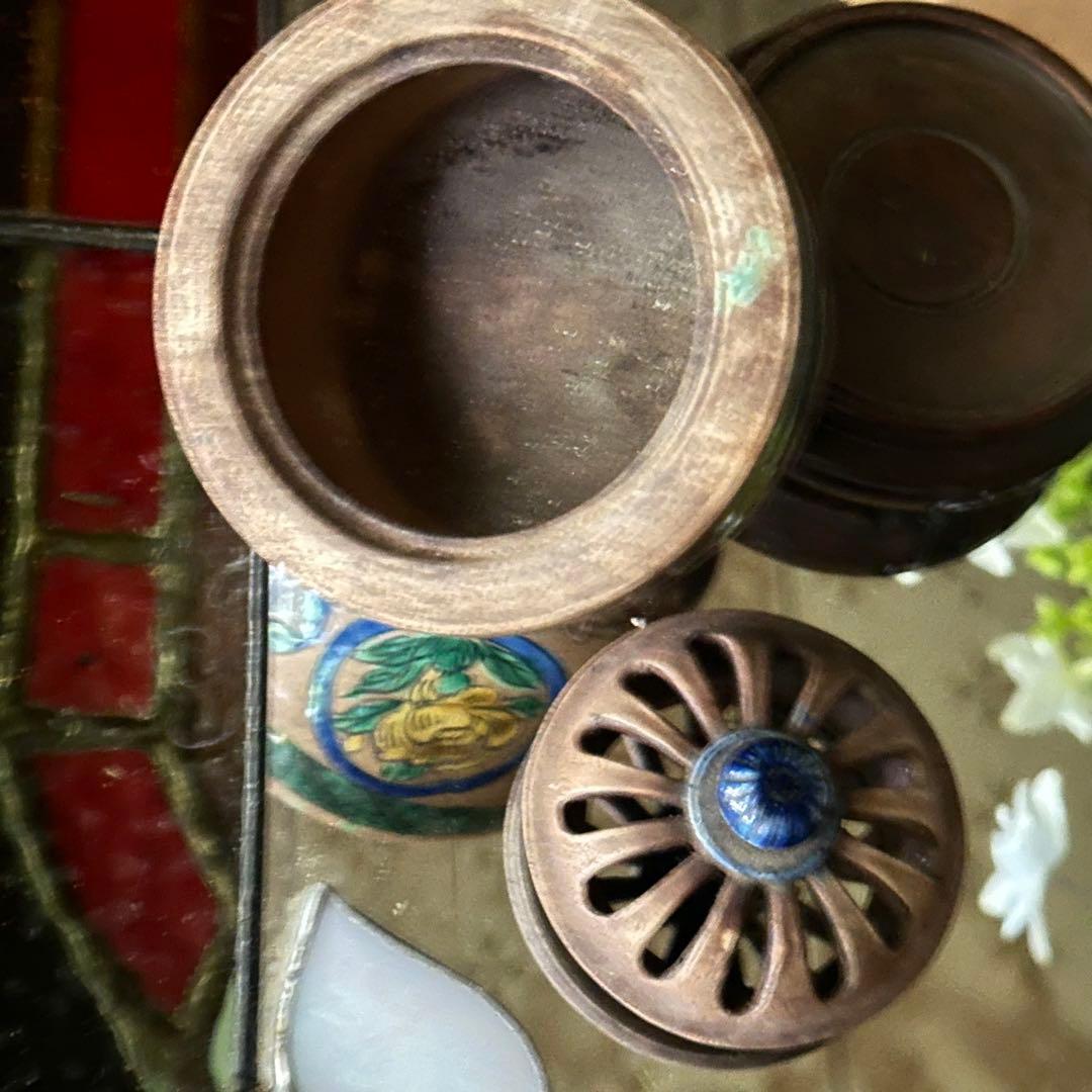 2125様感謝‼️老舗様愛蔵品‼️古九谷名品‼️賢人牡丹三つ足香炉　在銘　合桐箱箱入