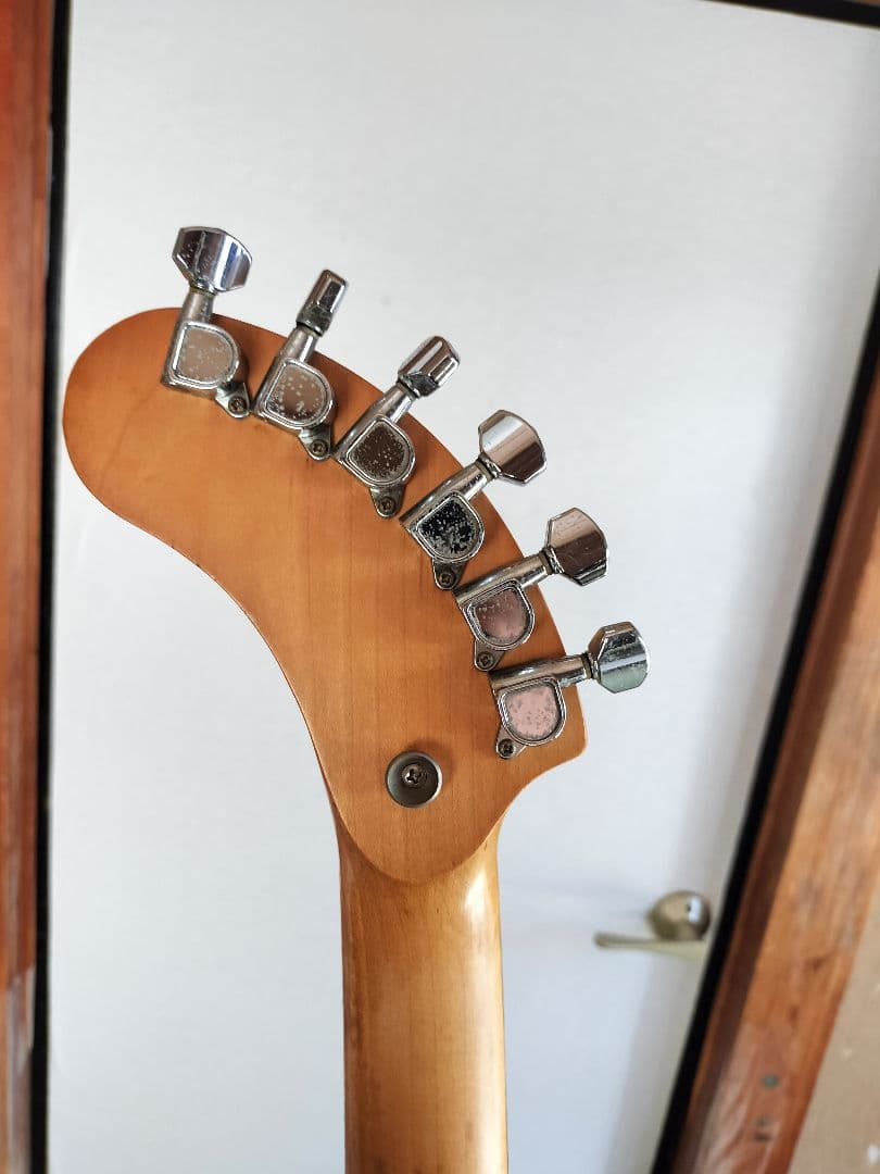 FERNANDES ZO−3 アンプ内蔵ギター