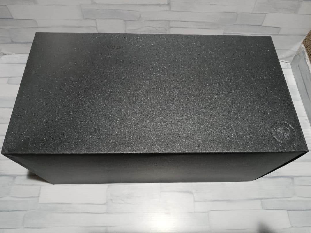 1/18 BMW X1 ディーラー品　ミニカー　ホワイト　内装ブラウン