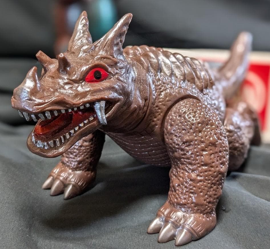 パゴス四足歩行版・ネロンガ（マルサン）ソフビフィギュア２体セット