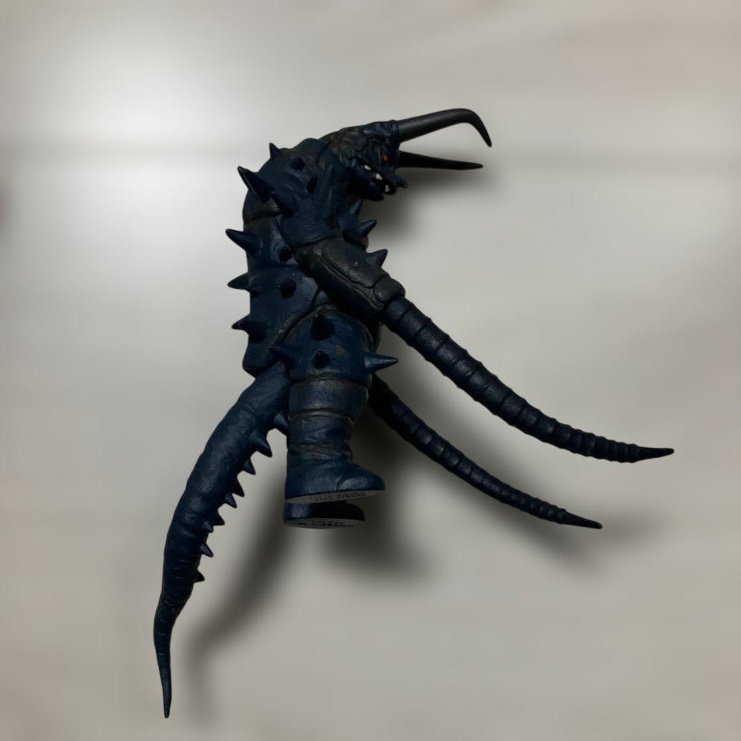 グドン　ソフビ　サンプル？中国バンダイ？