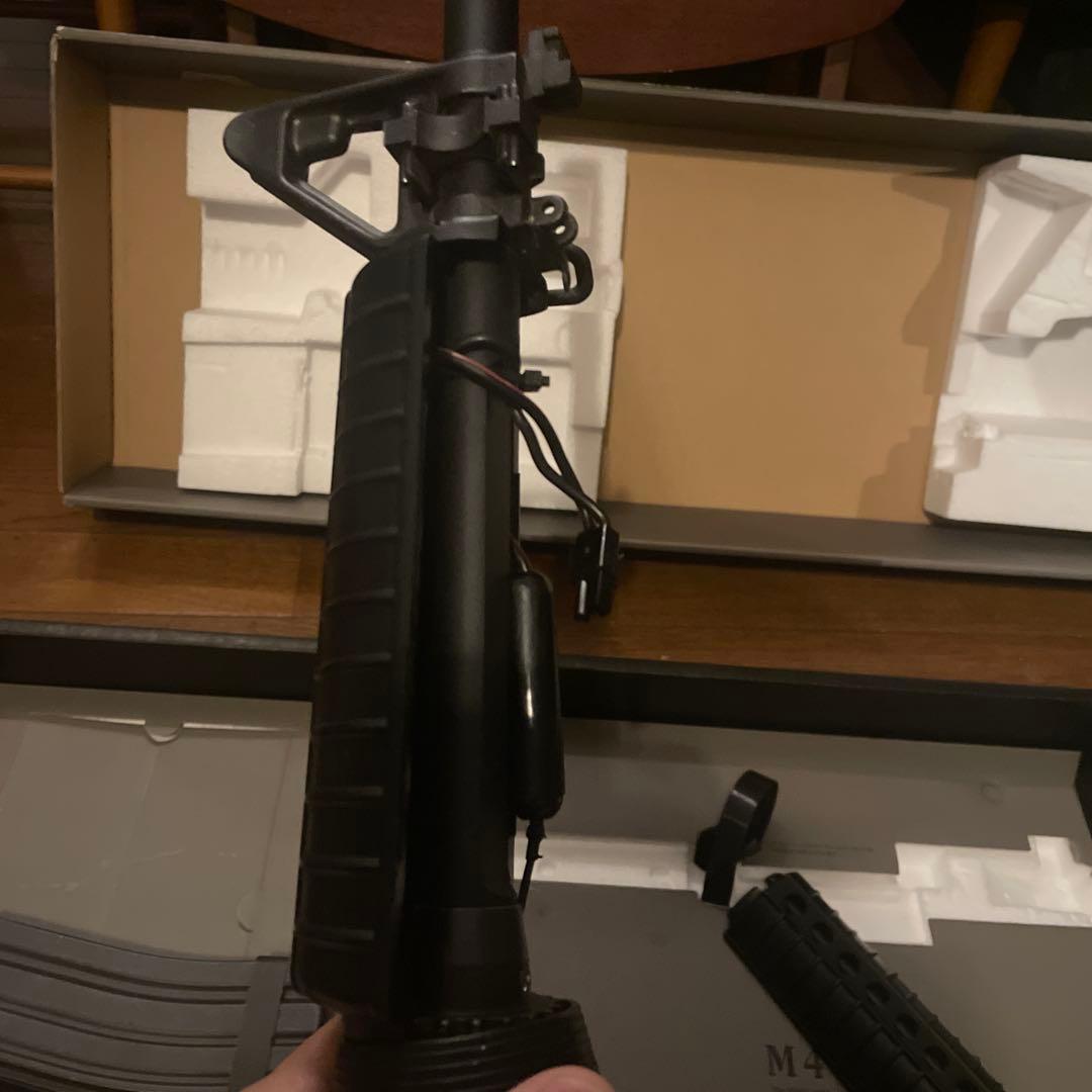 次世代電動ガン M4 SERIES 30発マガジン付き