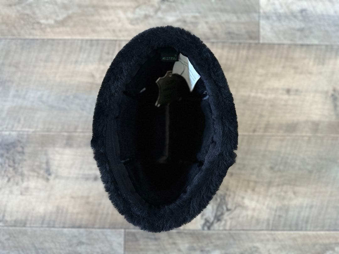 MISTRAL フランス製 リアル ムートン トーク　防寒　羊革　黒　未使用品