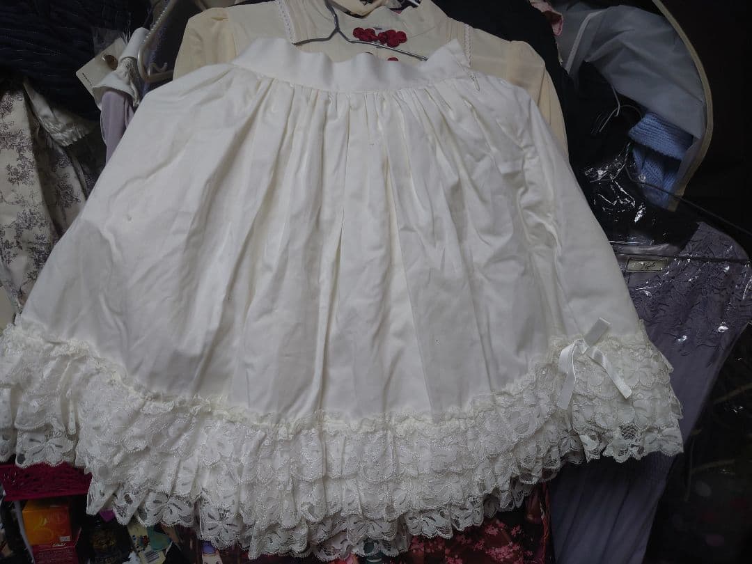 morphose 白 スカート