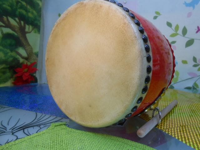 新品未使用(送料無料)9.500円　琉球小太鼓18cm*20cmバチ付き