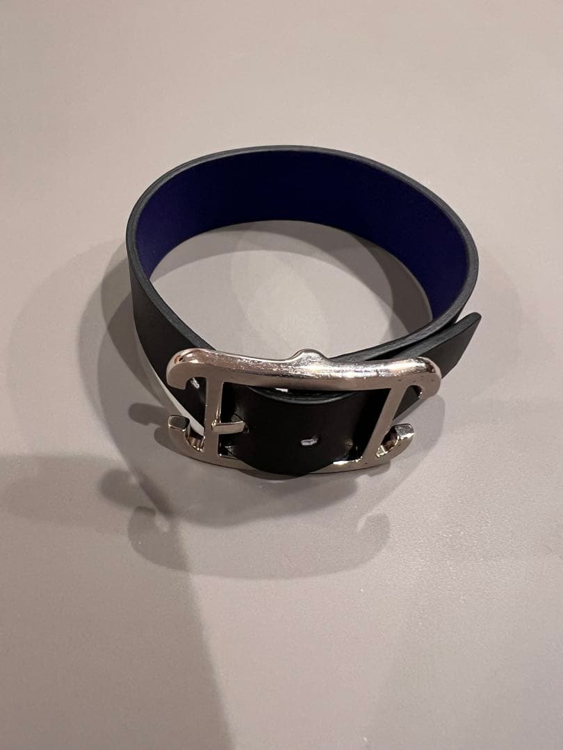 HERMES ブラック/ブルー バングル