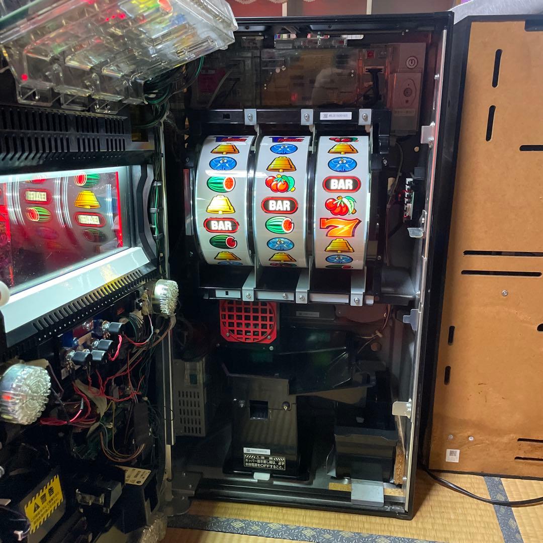 パチスロ　５号機　サンダーV　リボルト