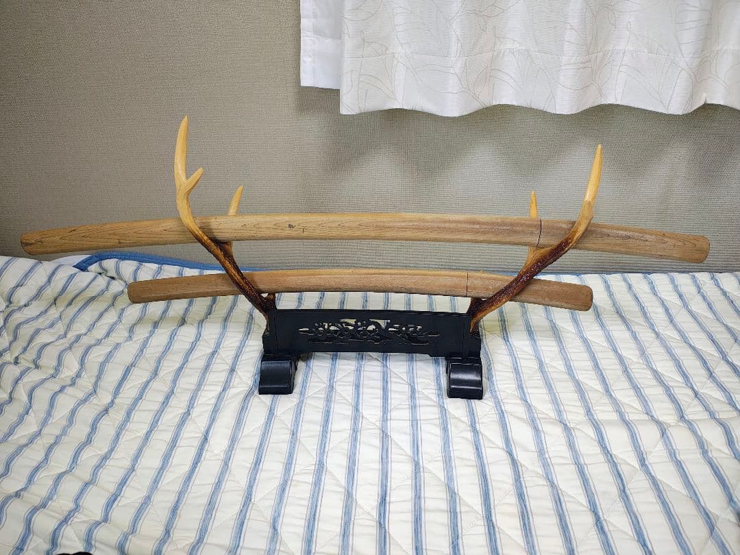 模造刀白鞘、打刀、脇差、飾り棚までセット　美品