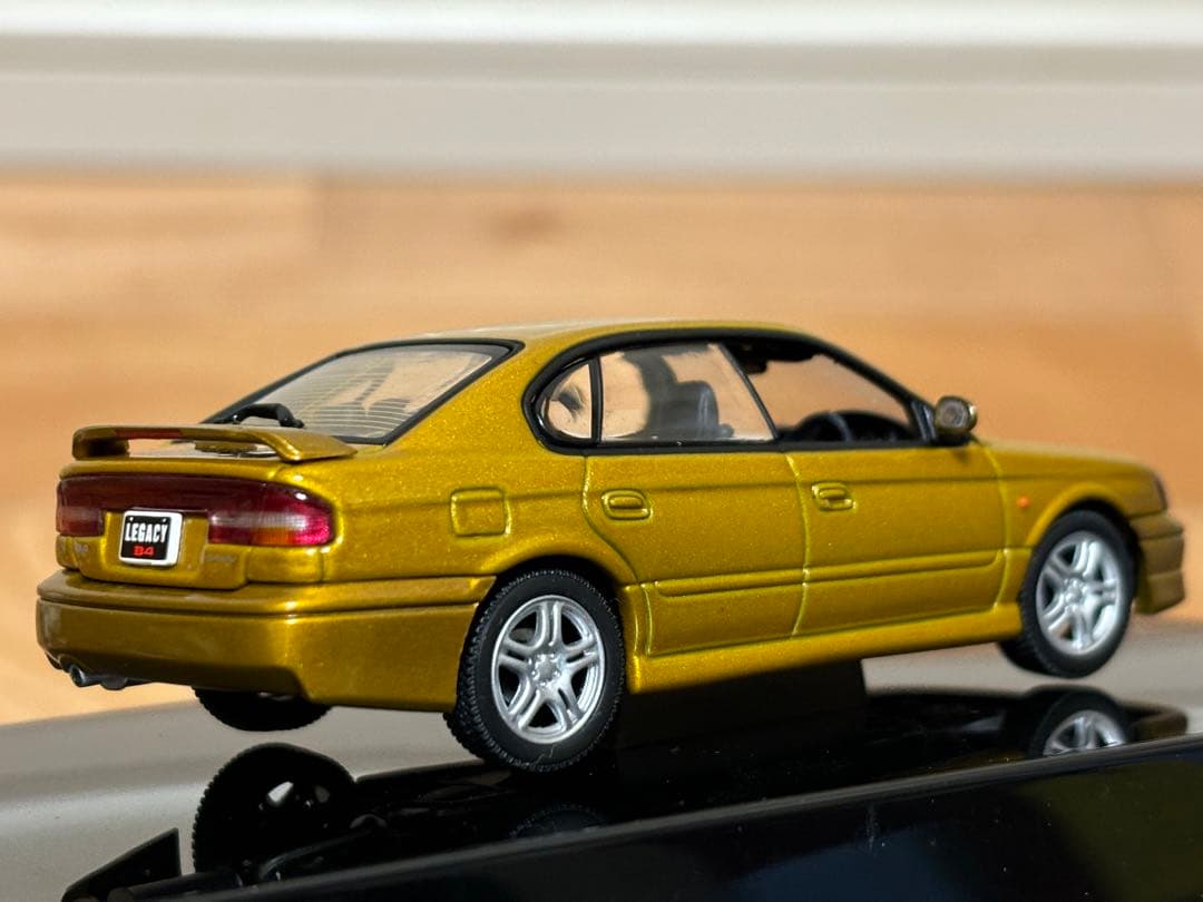 オートアート 1/43 レガシィB4 '99 ゴールド ダイキャスト製 完成品