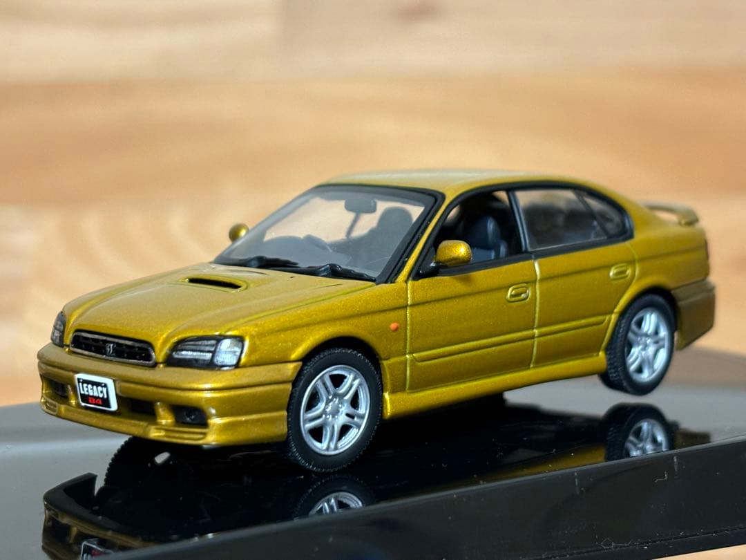 オートアート 1/43 レガシィB4 '99 ゴールド ダイキャスト製 完成品