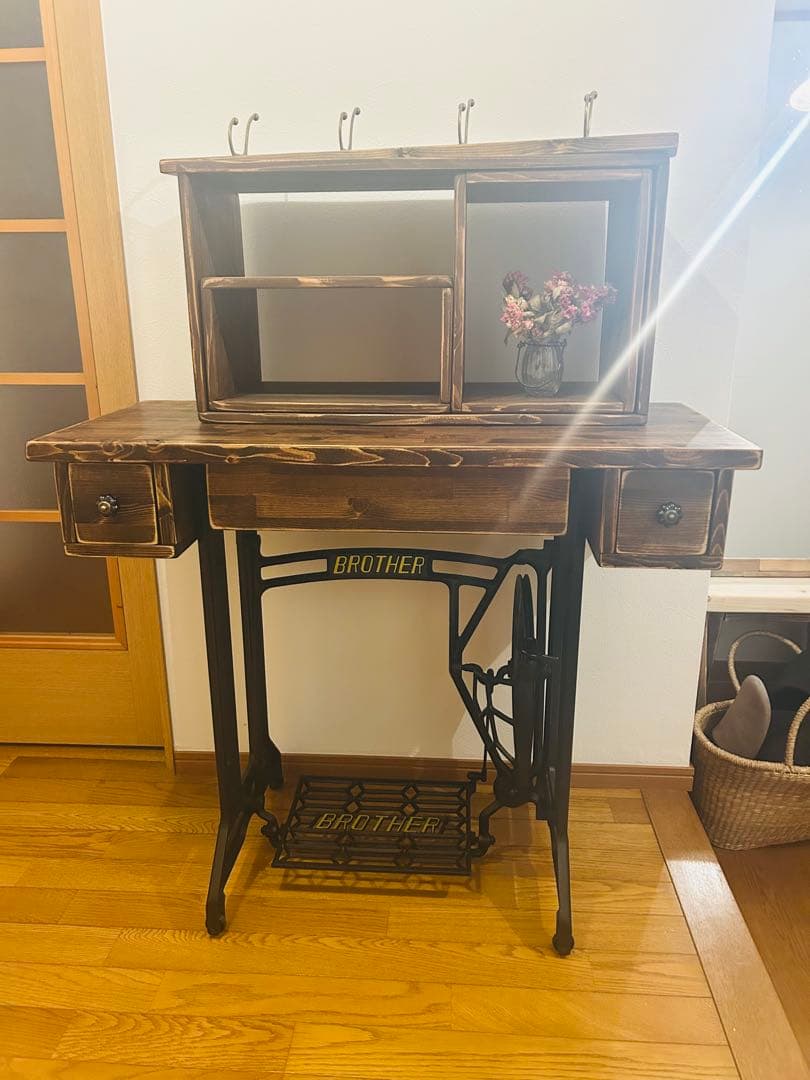 直接引き取りの場合お値下げ可　アンティークな ミシンテーブル　デスク ドレッサー