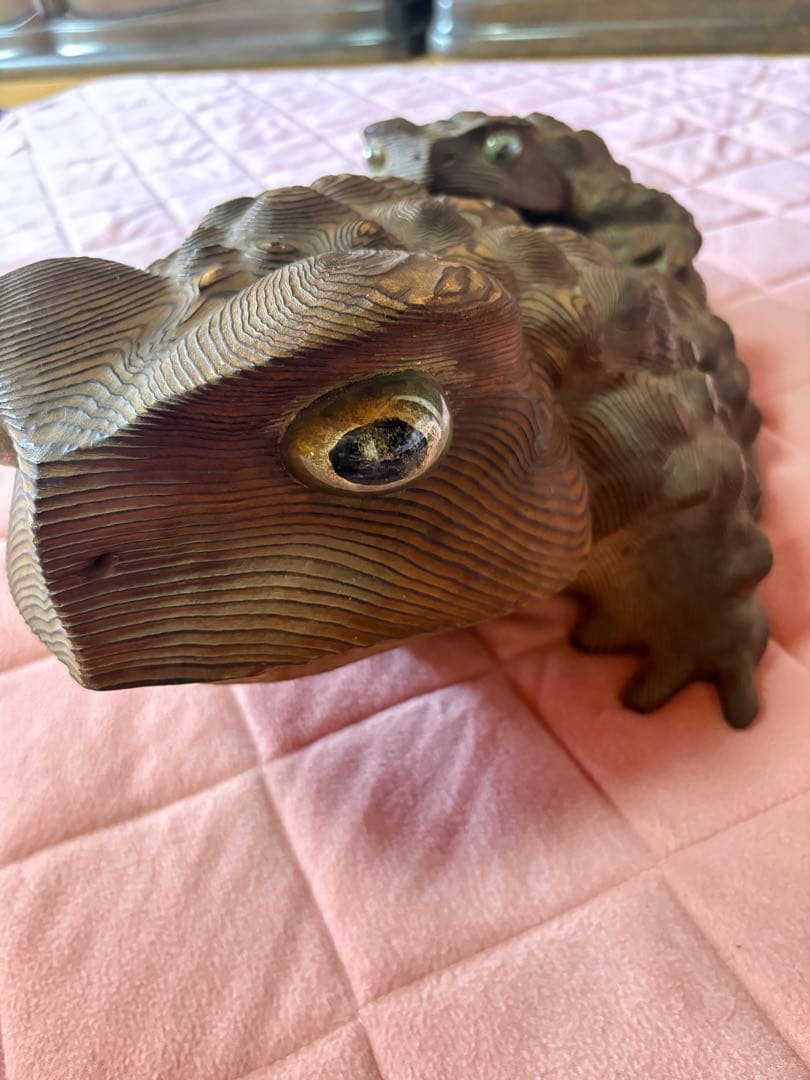 木製親子カエル　置物