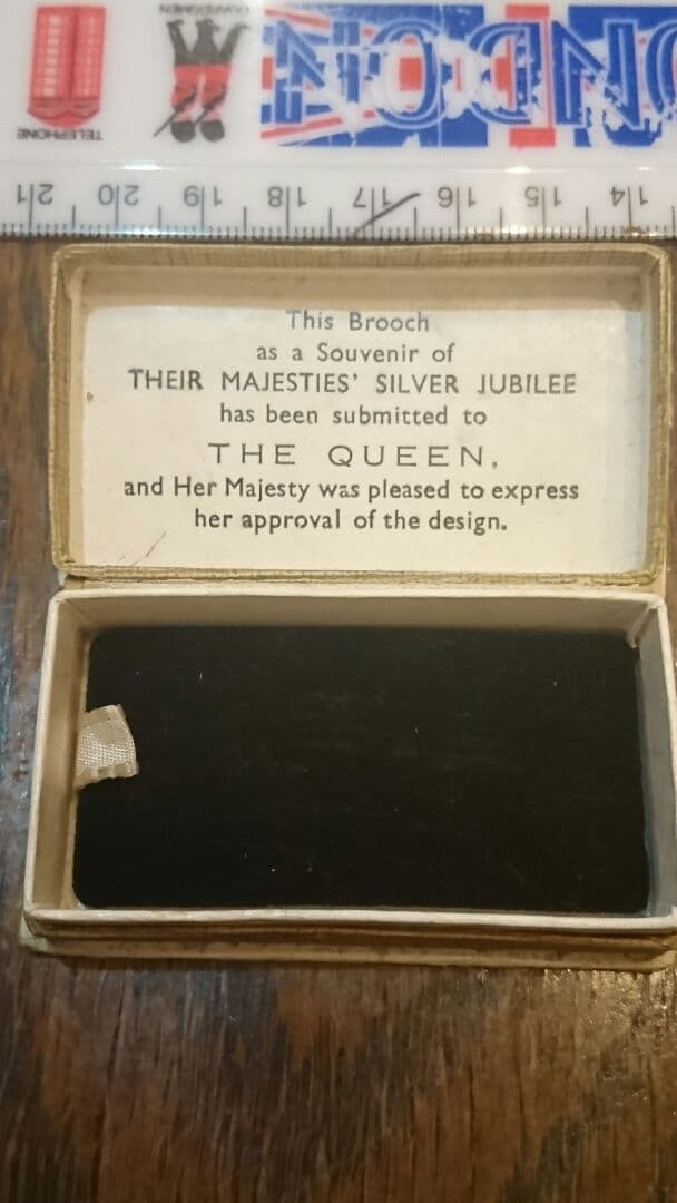 おまとめ購入歓迎、箱付き、ベビースプーンのブローチ、誕生祝い