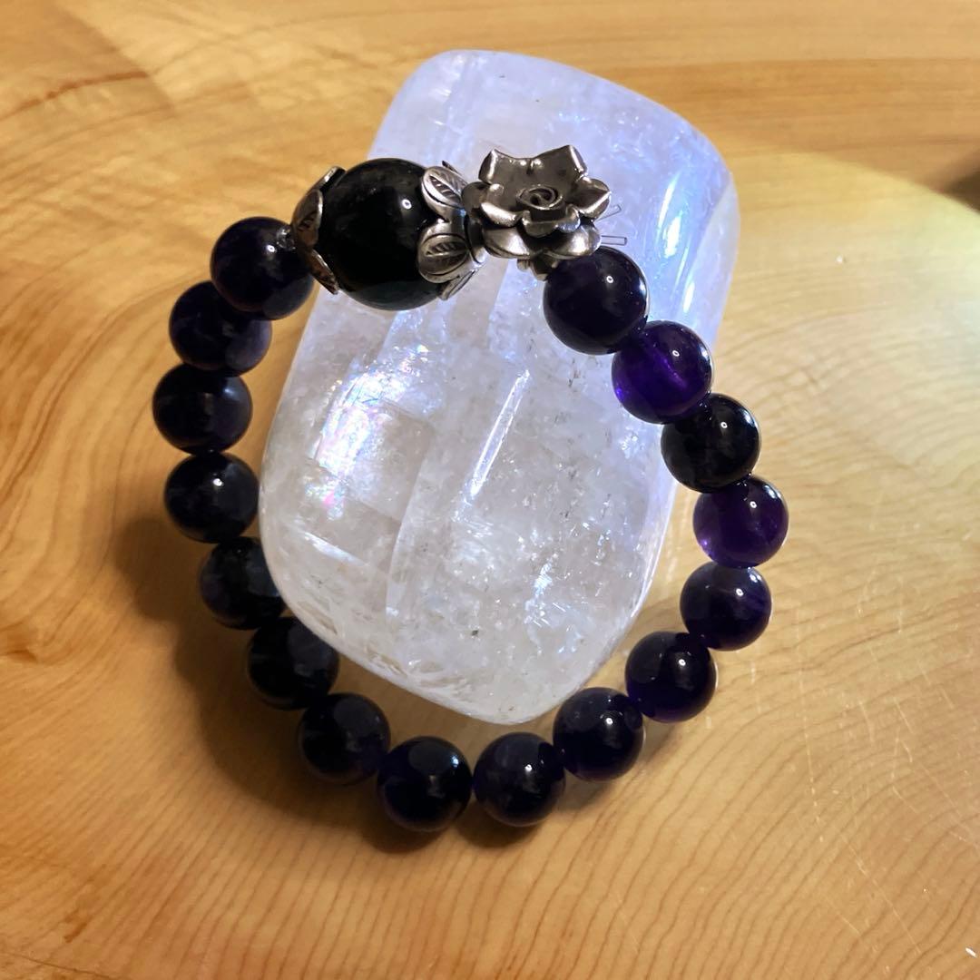 アメジストとモリオンカレンシルバーの薔薇、タイチンルチルブレスレット2本