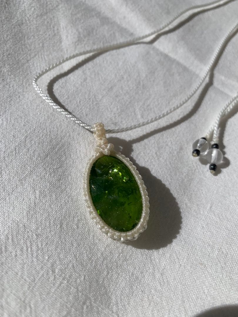 ペリドット天然石オーバルカットペンダント