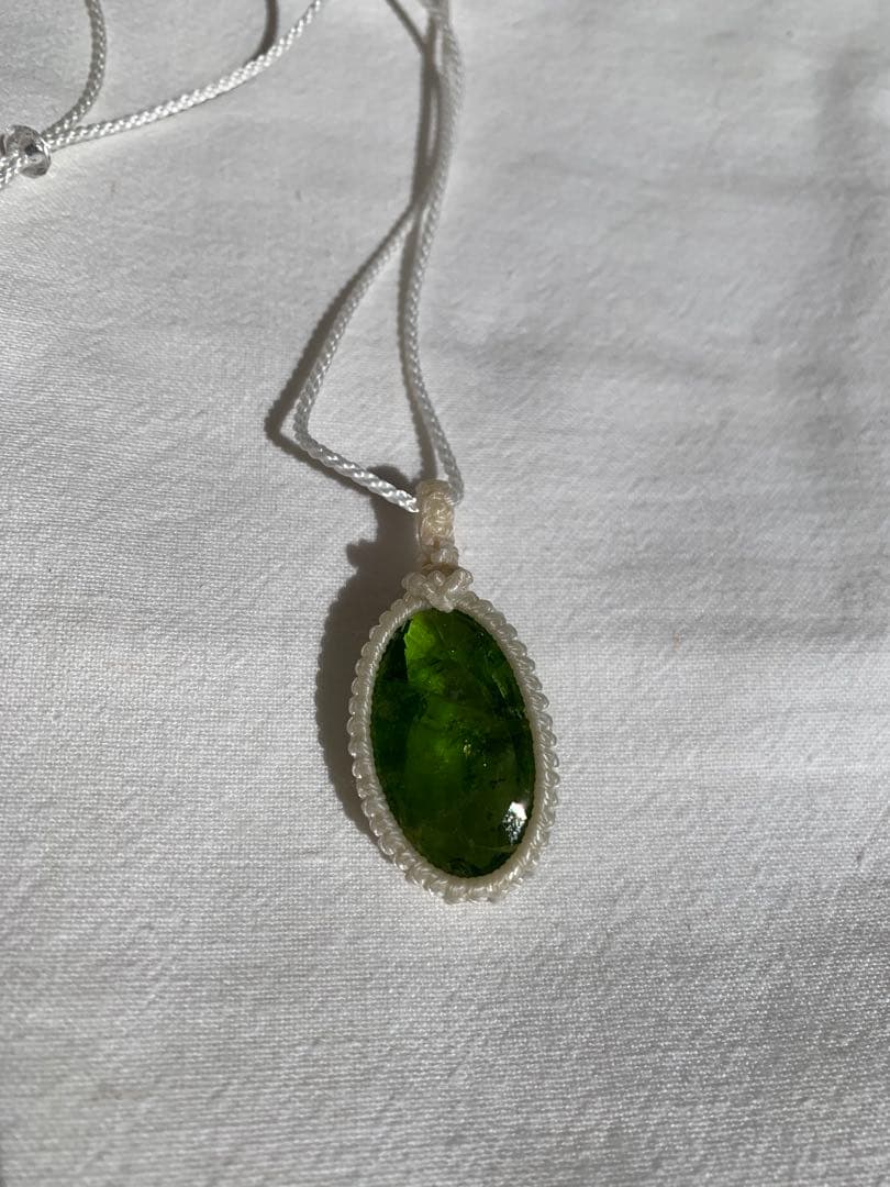 ペリドット天然石オーバルカットペンダント