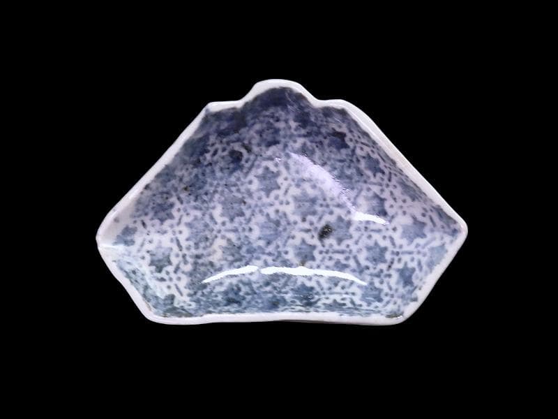 古伊万里　染付　型刷印判　幾何学文様　富士型変形皿　豆皿　F140AS-fbtc