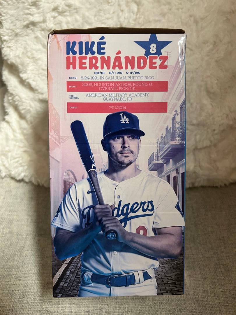 KIKÉ HERNÁNDEZ フィギュア 背番号8