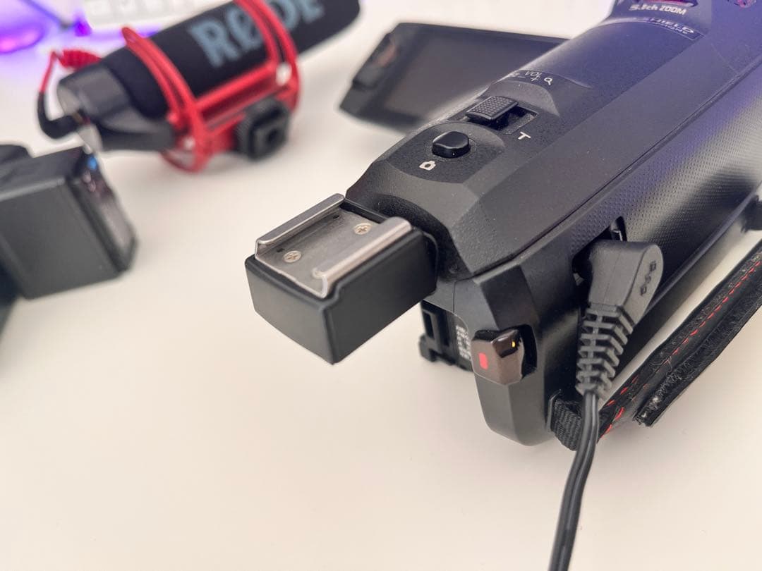 パナソニックカメラ　HC-WX990M（マイク、バッテリー×4、充電器付き）