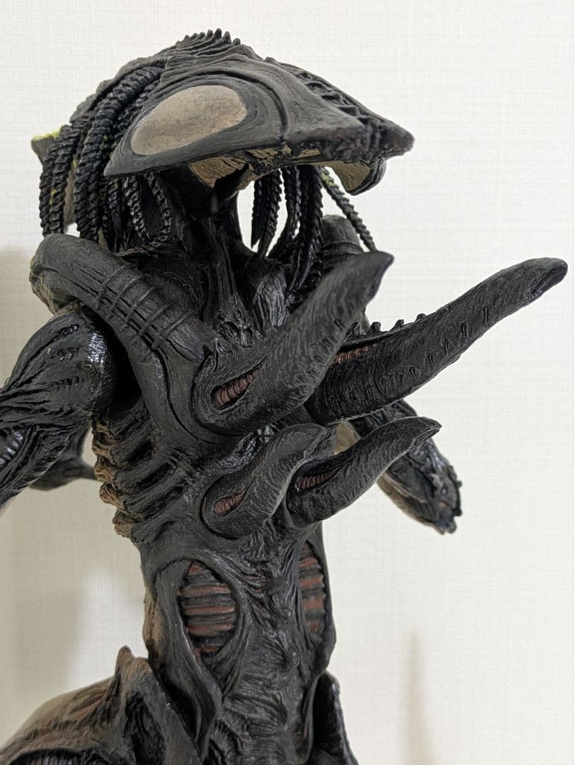 ホットトイズ　ムービー・マスターピース　プレデリアン（ダメージ版）