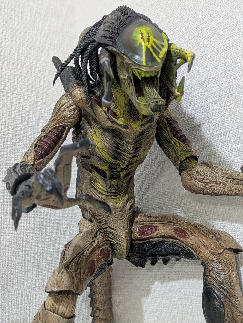 ホットトイズ　ムービー・マスターピース　プレデリアン（ダメージ版）